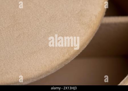 materiale beige vellutato, morbida e piacevole scatola rivestita con morbido tessuto beige Foto Stock