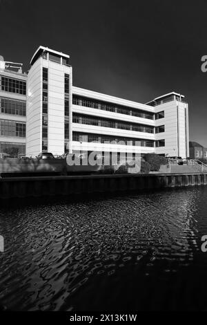 La New Castle House sul Canale di Nottingham e Beeston, Castle Wharf, la zona Waterfront della città di Nottingham, Nottinghamshire, Inghilterra, Regno Unito Foto Stock