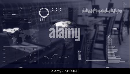 Immagine dell'interfaccia con il globo rotante e l'elaborazione dei dati rispetto a un bar vuoto in ufficio Foto Stock