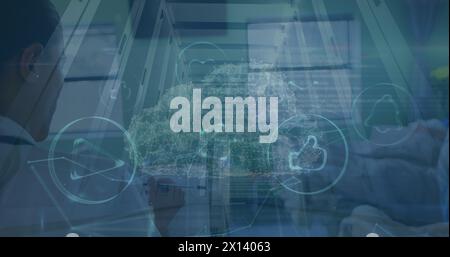 Immagine di una rete di connessioni con icone su diversi medici Foto Stock