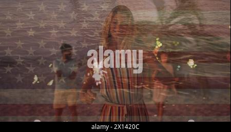 Immagine della bandiera degli stati uniti e del mare su persone diverse Foto Stock