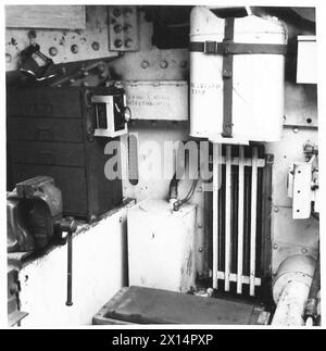 L'interno del carro armato General Grant è mostrato, illustrando lo spazio dell'equipaggio, i comandi, la strumentazione e il layout operativo per i veicoli corazzati dell'esercito britannico. Foto Stock