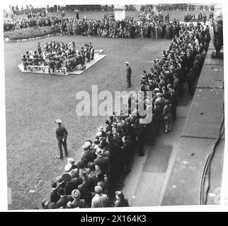 La ATS Band esegue un concerto di addio per un grande pubblico come parte delle attività di intrattenimento del British Army. Foto Stock
