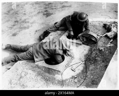 I falegnami britannici mantengono e gestiscono i punti d'acqua a Derna e nei dintorni. Foto Stock