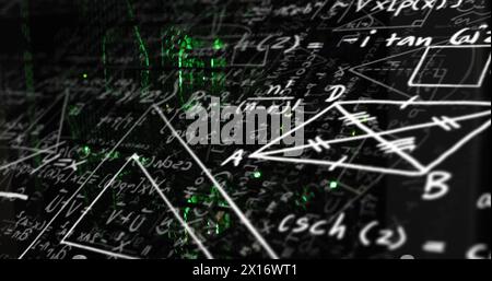 Immagine dell'equazione matematica e dei diagrammi rispetto al server rack illuminato nella sala server Foto Stock