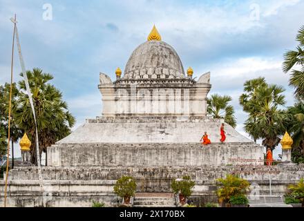 Stupa del tempio Wat Wisunarat, Luang Prabang, Laos Foto Stock