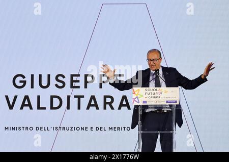 Caserta, Italia, 15 aprile 2024. Il Ministro dell'istruzione e del merito, Giuseppe Valditara, durante l'evento "Scuola futura", il campus itinerante del PNRR Education. Foto Stock