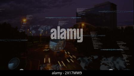 Immagine di scanner rotondi ed elaborazione dei dati con vista aerea del traffico cittadino di notte Foto Stock