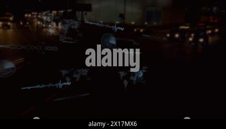 Immagine di scanner rotondi ed elaborazione dei dati contro il time-lapse del traffico cittadino di notte Foto Stock