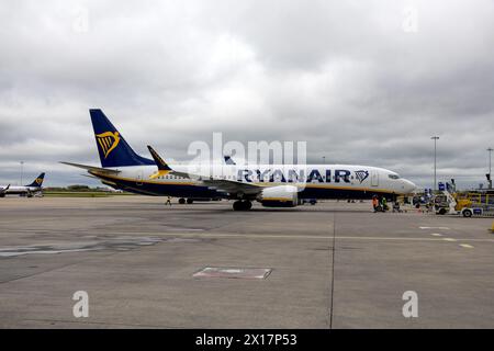 Aeromobili Ryanair pronti per la partenza all'aeroporto di Stansted. Foto Stock