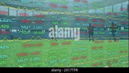 Immagine di statistiche e dati su due squadre di rugby multietniche che giocano a rugby, correndo e spingendo di Foto Stock