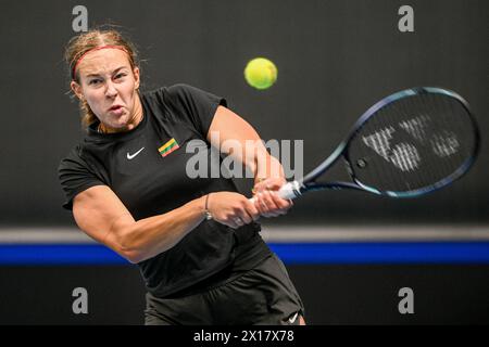 13 04 2024. Vilnius, Lituania. Billie Jean King Cup match Croazia-Lituania. Patricija Paukštytė (WTA-978) Foto Stock