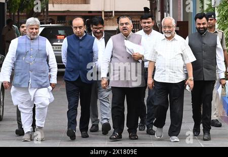 India. 15 aprile 2024. NUOVA DELHI, INDIA - 15 APRILE: La delegazione del BJP che comprende Tarun Chugh, il dottor Sudhanshu Trivedi & Om Pathak lascia dopo aver incontrato l'ECI a Nirvachan Sadan il 15 aprile 2024 a nuova Delhi, India. (Foto di Sonu Mehta/Hindustan Times/Sipa USA) credito: SIPA USA/Alamy Live News Foto Stock