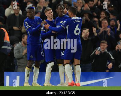 Londra, Regno Unito. 15 aprile 2024. Cole Palmer del Chelsea festeggia dopo aver segnato 3-0 punti durante la partita di Premier League allo Stamford Bridge, Londra. Il credito per immagini dovrebbe essere: Paul Terry/Sportimage Credit: Sportimage Ltd/Alamy Live News Foto Stock