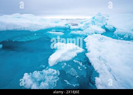 Colori drammatici nel mezzo del Pack Ice a nord del 83rd parallelo Foto Stock