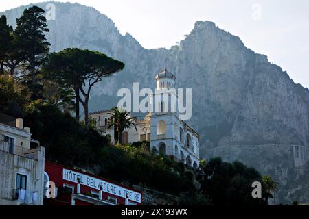 Villa con torre vista da Marina grande, Capri, Campania, Italia, Europa Foto Stock