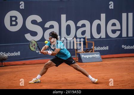 Barcellona, Spagna. 15 aprile 2024. Daniel Rincon di Spagna visto in azione durante la prima giornata dell'Open Banc Sabadell Trofeo Conde de Godó di Barcellona. Il punteggio finale: Facundo Diaz Acosta 6:1, 6:4 Daniel Rincon (foto di Martí Segura Ramoneda/SOPA Images/Sipa USA) Credit: SIPA USA/Alamy Live News Foto Stock