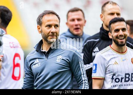 Lodz, Polonia. 14 aprile 2024. Marcin Matysiak allenatore del LKS visto durante la partita polacca di PKO Ekstraklasa League tra LKS Lodz e Radomiak Radom allo stadio municipale di Wladyslaw Krol. Punteggio finale; LKS Lodz vs Radomiak Radom 3:2. (Foto di Mikolaj Barbanell/SOPA Images/Sipa USA) credito: SIPA USA/Alamy Live News Foto Stock