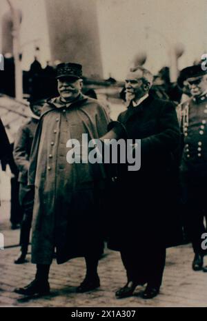 Maresciallo Joseph Joffre (a sinistra) e ambasciatore francese negli Stati Uniti Jules Jusserand, Francia 1911 Foto Stock