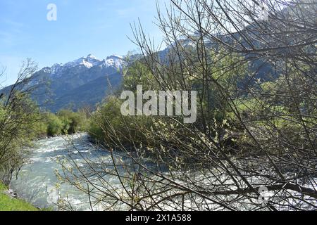 Sentiero escursionistico attraverso e intorno alla valle dello Stubai in Austria Alpes. Splendida vista sulle montagne . Ghiacciaio dello Stubai , regione del Tirolo . Foto Stock