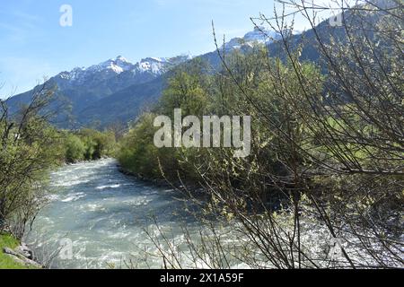 Sentiero escursionistico attraverso e intorno alla valle dello Stubai in Austria Alpes. Splendida vista sulle montagne . Ghiacciaio dello Stubai , regione del Tirolo . Foto Stock