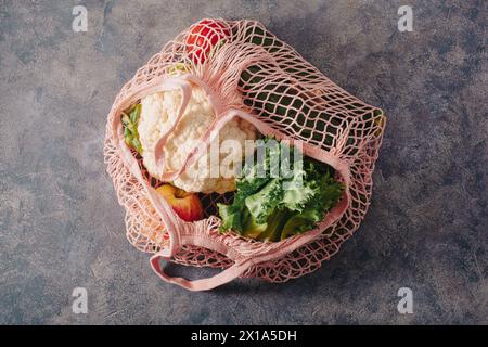 Frutta Verdura in maglia riutilizzabili sacchetto di cotone, plastica libera zero rifiuti Nozione Foto Stock