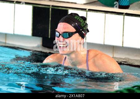 Lucy Hope durante l'annuncio della squadra di nuoto del Team GB Paris 2024 presso l'Università di Stirling Sports Campus, Scozia. Data foto: Martedì 16 aprile 2024. Foto Stock