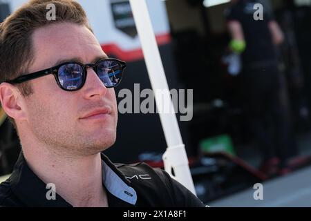 Misano Adriatico, Italia. 14 aprile 2024. Stoffel Vandoorne di DS Penske durante la sessione autografa al Campionato del mondo di Formula e stagione 10 Pit Line. (Foto di Elena Vizzoca/SOPA Images/Sipa USA) credito: SIPA USA/Alamy Live News Foto Stock