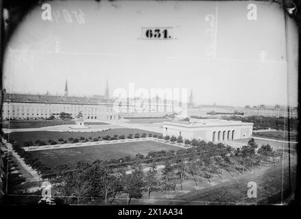 Vienna 1, Heldenplatz (piazza), vista dall'alto da ovest (area del museo di storia naturale) attraverso Heldenplatz (piazza) sul Palazzo Hofburg, la biblioteca di corte e Albrechtspalais. - 18760101 PD0061 - Rechteinfo: Diritti gestiti (RM) Foto Stock