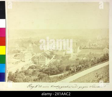 Praga dal Kinsky Garden, panoramica sulla città di stretto nel Kinsky Garden, verso l'abbazia di Smichov, 1880 - 18800101 PD0452 - Rechteinfo: Rights Managed (RM) Foto Stock