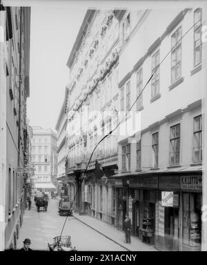 Vienna 1, Palais Cavriani, vista generale sul fronte Habsburgergasse (con prospettiva - fosse, a margine destro una parte del numero 7), 1898 - 18980101 PD0499 - Rechteinfo: Diritti gestiti (RM) Foto Stock