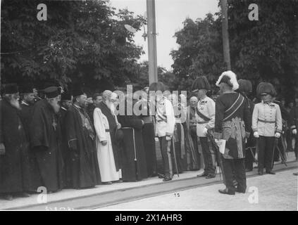 Viaggio in Bosnia di Francesco Giuseppe i, Imperatore d'Austria, accoglienza del clericale e della procura di Stato sulla stazione von, 30.05.1910 - 19100530 PD0014 - Rechteinfo: Diritti gestiti (RM) Foto Stock