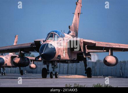 Panavia Tornado GR1 interdictor Aircraft presso il Bahrain durante l'operazione Desert Storm nel 1991. Foto Stock