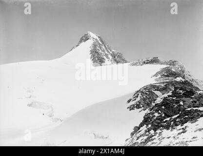 Adlersruhe Grossglockner Group Carinzia, vista da sud-est verso le piccole dimensioni e Grossglockner (picco). Negativo originale, 12.09.1923 - 19230912 PD0003 - Rechteinfo: Rights Managed (RM) Foto Stock