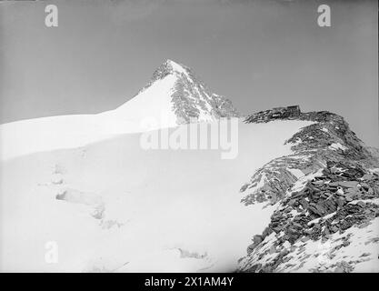 Adlersruhe Glockner Group Carinzia, vista da sud-est verso piccole dimensioni e Grossglockner (picco). Negativo originale, 12.09.1923 - 19230912 PD0002 - Rechteinfo: Diritti gestiti (RM) Foto Stock