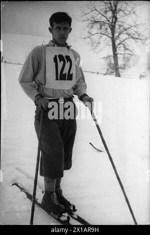 Campionato austriaco di sci 1931 a Schwaz, Joseph Ponn vincitore dello sci di fondo., 1931 - 19310101 PD4919 - Rechteinfo: Diritti gestiti (RM) Foto Stock