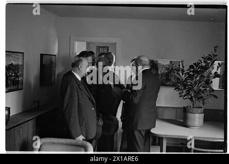 Apertura di un complesso residenziale sperimentale avviato da a Werkbund, presidente federale Miklas in scorta, 1932 - 19320101 PD6787 - Rechteinfo: Diritti gestiti (RM) Foto Stock