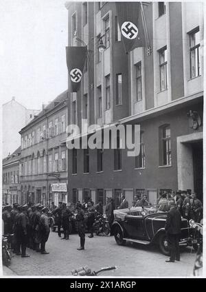 Goebbels a Vienna, di fronte alla casa marrone di Vienna 6, Hirschengasse (Hirschen Alley), 18.09.1932 - 19320918 PD0008 - Rechteinfo: Diritti gestiti (RM) Foto Stock