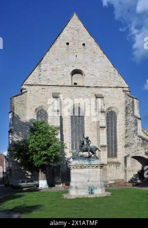 Statua di San Giorgio che uccide il drago. Cluj-Napoca, Romania Foto Stock