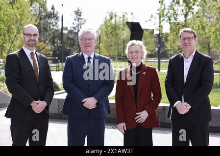 (Sinistra-destra) Dr. Diarmuid Torney, Presidente della DCU Professor Daire Keogh, Mary Robinson e Glenn Gillard fuori dal centro espositivo Helix della Dublin City University. Data foto: Martedì 16 aprile 2024. Foto Stock