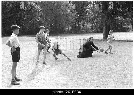 Caritas-Camp, Berlin Children on Summer camp a Vienna, 1953 - 19530101 PD1963 - Rechteinfo: Rights Managed (RM) Foto Stock