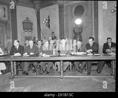 Conferenza degli ambasciatori in tutta l'Austria, conferenza degli ambasciatori attraverso il trattato austriaco nella casa dell'industria a Schwarzenbergplatz. Missione sovietica, 03.05.1955 - 19550503 PD0020 - Rechteinfo: Diritti gestiti (RM) Foto Stock