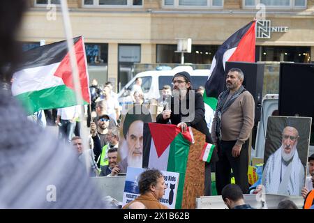 Francoforte, Germania, 6 aprile 2024. Dimostrazione di “fermare la guerra” a sostegno di Gaza. Foto Stock