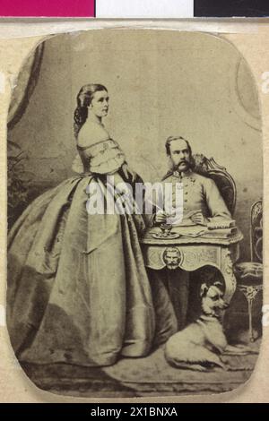 Francesco Giuseppe i, Imperatore d'Austria ed Elisabetta, Imperatrice d'Austria, Francesco Giuseppe nel suo laboratorio in uniforme crociata di un feldmaresciallo imperiale e reale in adattamento tedesco, Elisabetta con cane, fotografia composita, - 18630101 PD1215 - Rechteinfo: Diritti gestiti (RM) Foto Stock