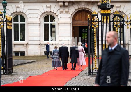 Il re belga Filip e la regina Matilde con il granduca Enrico e la granduchessa Maria Teresa, Bruxelles, Belgio, 16 aprile 2024 - visita di Stato del Lussemburgo in Belgio Foto Stock