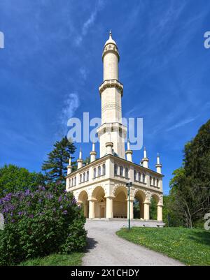 Minareto storico a Lednice, Repubblica Ceca, Europa, torre musulmana nel parco Foto Stock