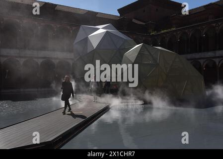 Milano, Italia. 16 aprile 2024. Installazione presso l'Università degli studi di Milano, che fa parte del FuoriSalone, durante la Milano Design Week 2024 (Credit Image: © Ervin Shulku/ZUMA Press Wire) SOLO USO EDITORIALE! Non per USO commerciale! Foto Stock