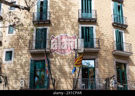 Barcellona, Spagna: Le facciate della casa a Placa del Pi, un'incantevole piazza situata nel quartiere Gotico (Barri Gotic) Foto Stock