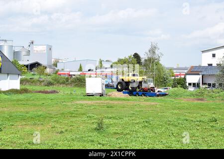 Monster Truck su un rimorchio Foto Stock