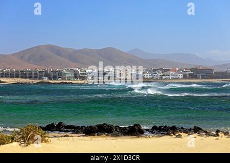 El Cotillo, Fuerteventura, Isole Canarie, Spagna, Europa. Presa a febbraio 2024 vista dalla spiaggia di la Concha Foto Stock